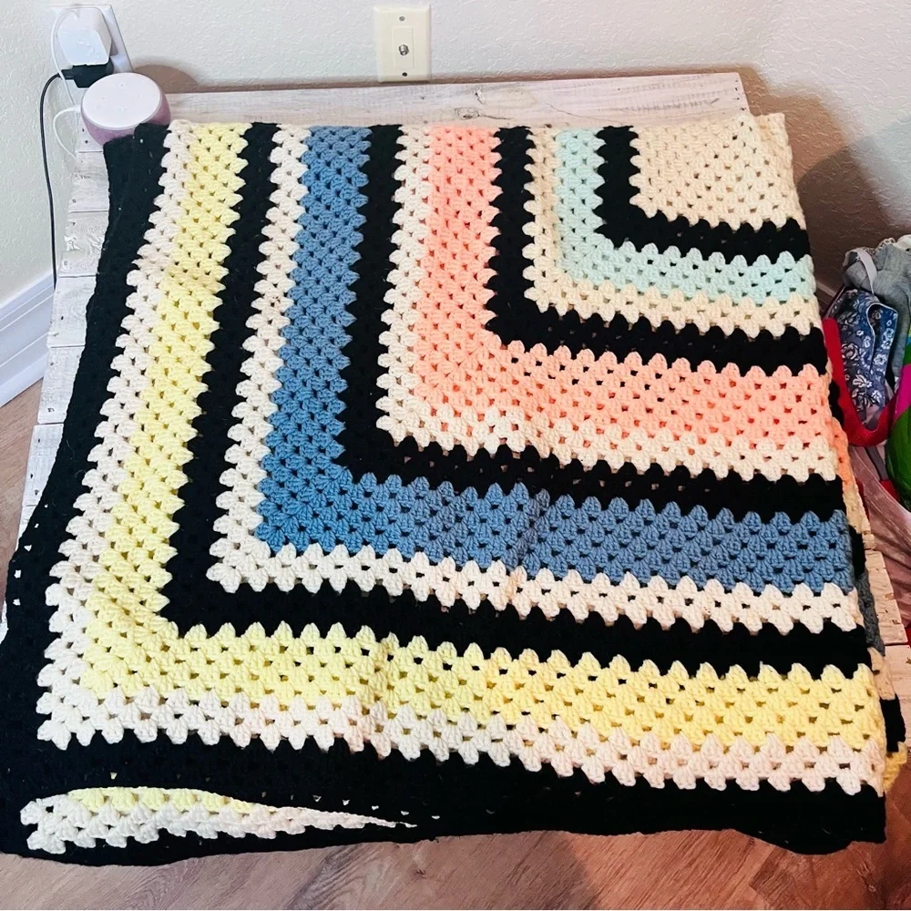 VTG 70’s AFGHAN CROCHET FRINGE THROW BLANKET HANDMADE PASTEL BLUE PINK YELLOW - Picture 2 of 9